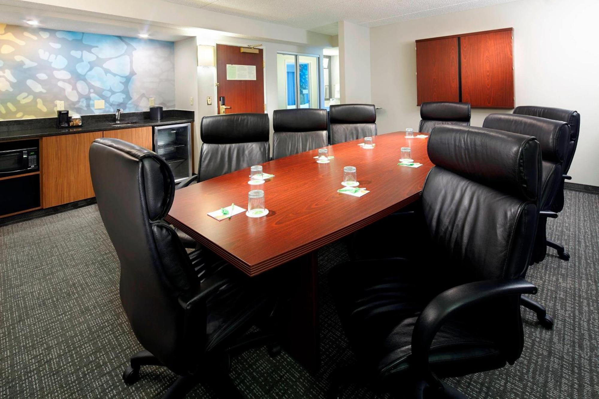 Courtyard By Marriott Lansing Otel Dış mekan fotoğraf