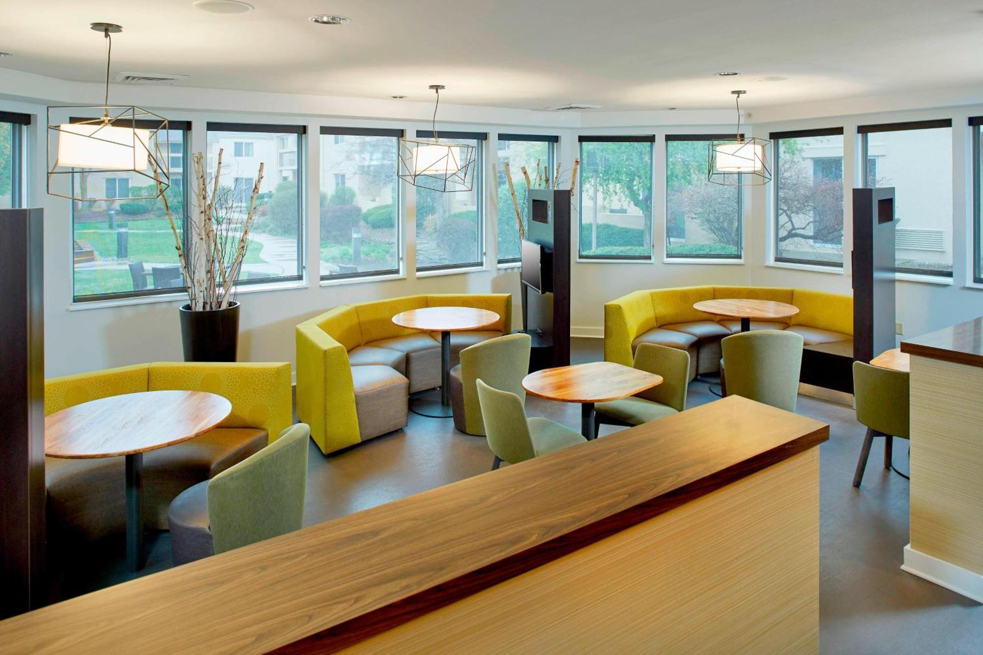 Courtyard By Marriott Lansing Otel Dış mekan fotoğraf