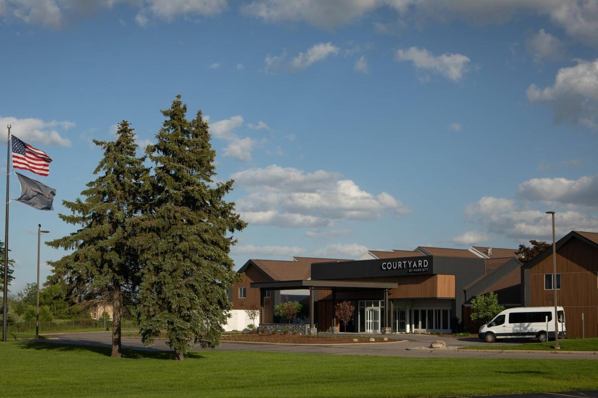 Courtyard By Marriott Lansing Otel Dış mekan fotoğraf