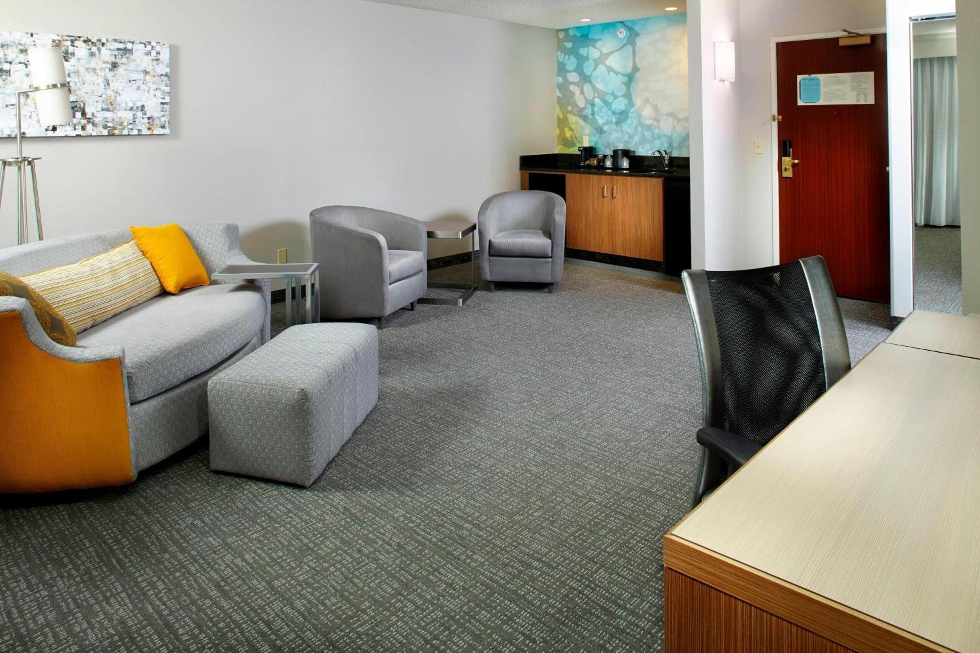Courtyard By Marriott Lansing Otel Dış mekan fotoğraf