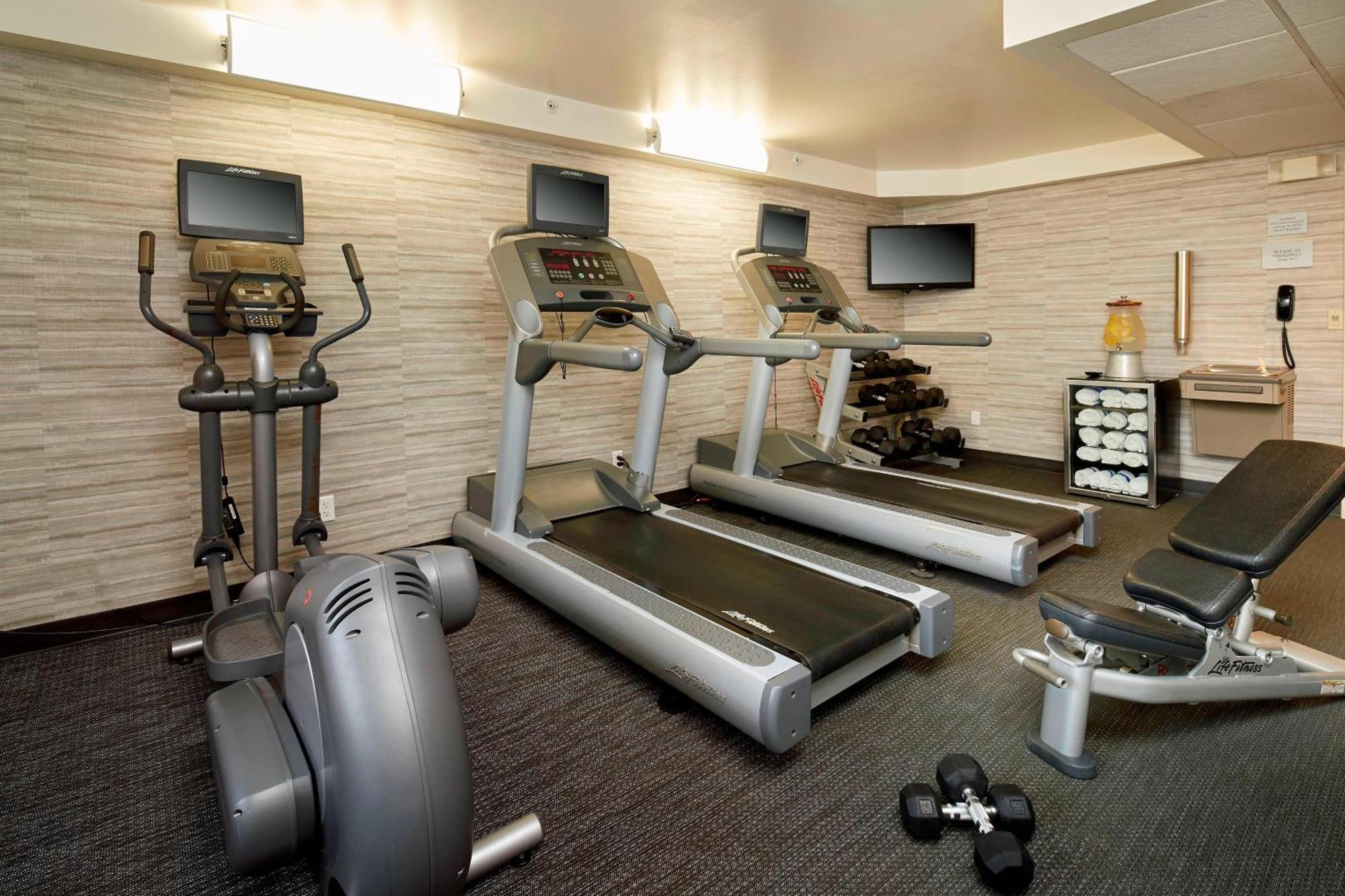 Courtyard By Marriott Lansing Otel Dış mekan fotoğraf