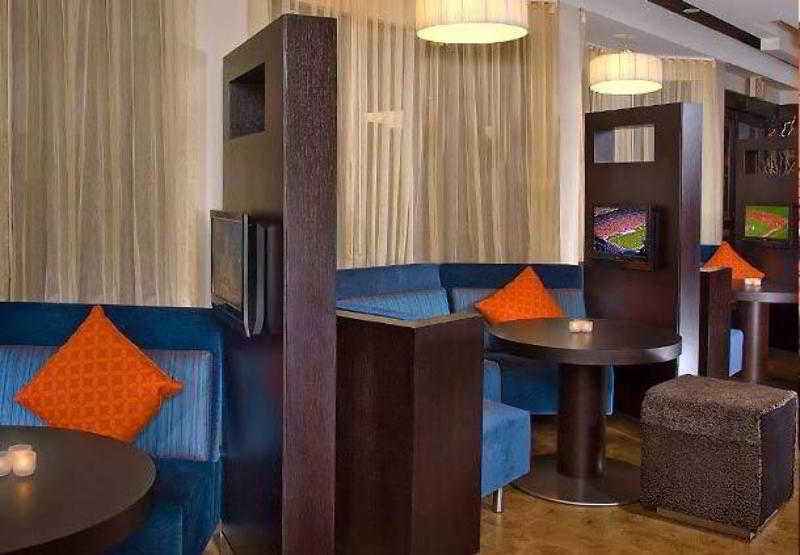 Courtyard By Marriott Lansing Otel Restoran fotoğraf