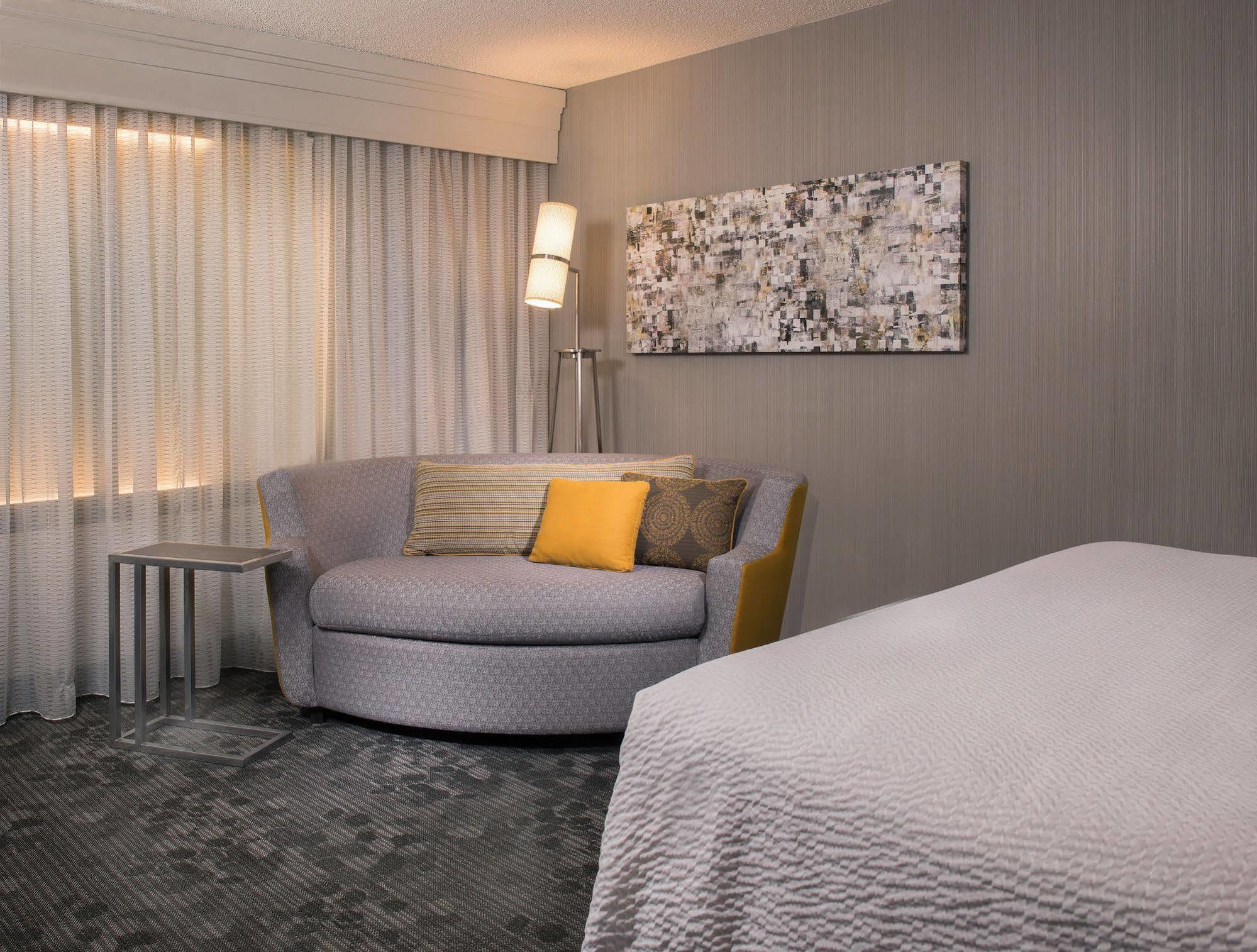 Courtyard By Marriott Lansing Otel Dış mekan fotoğraf